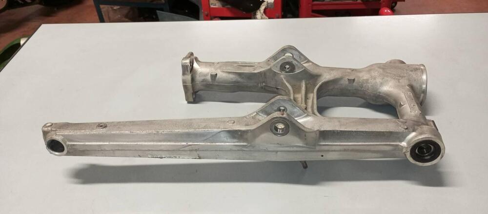 Forcellone post. Honda cx 500 turbo (6)