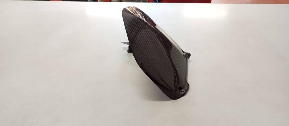 PARAFANGO POSTERIORE DUCATI 749-999 (2)