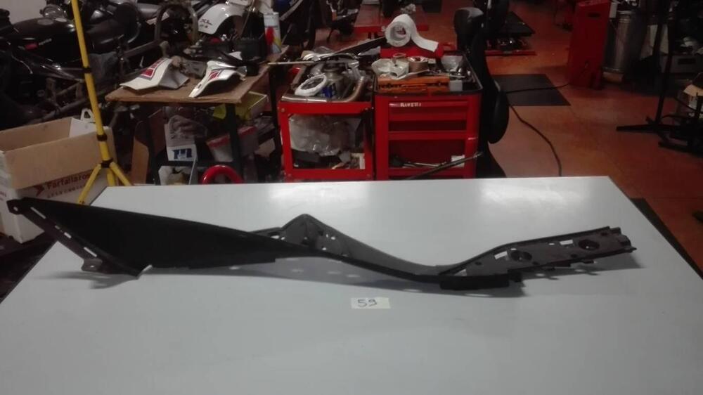 Pedana inferiore sx Suzuki Burgman 400 2004 (2)