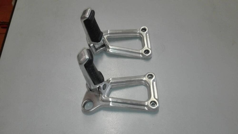 PEDANE PASSEGGIERO DUCATI851-888-SS600-SS750-SS900 (2)