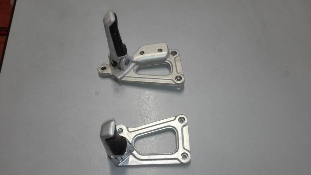 PEDANE PILOTA DUCATI851-888-SS600-SS650-SS900 (2)