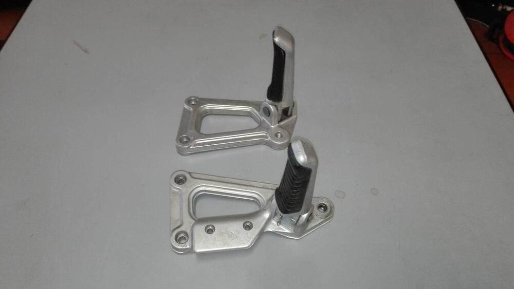 PEDANE PILOTA DUCATI851-888-SS600-SS650-SS900 (4)