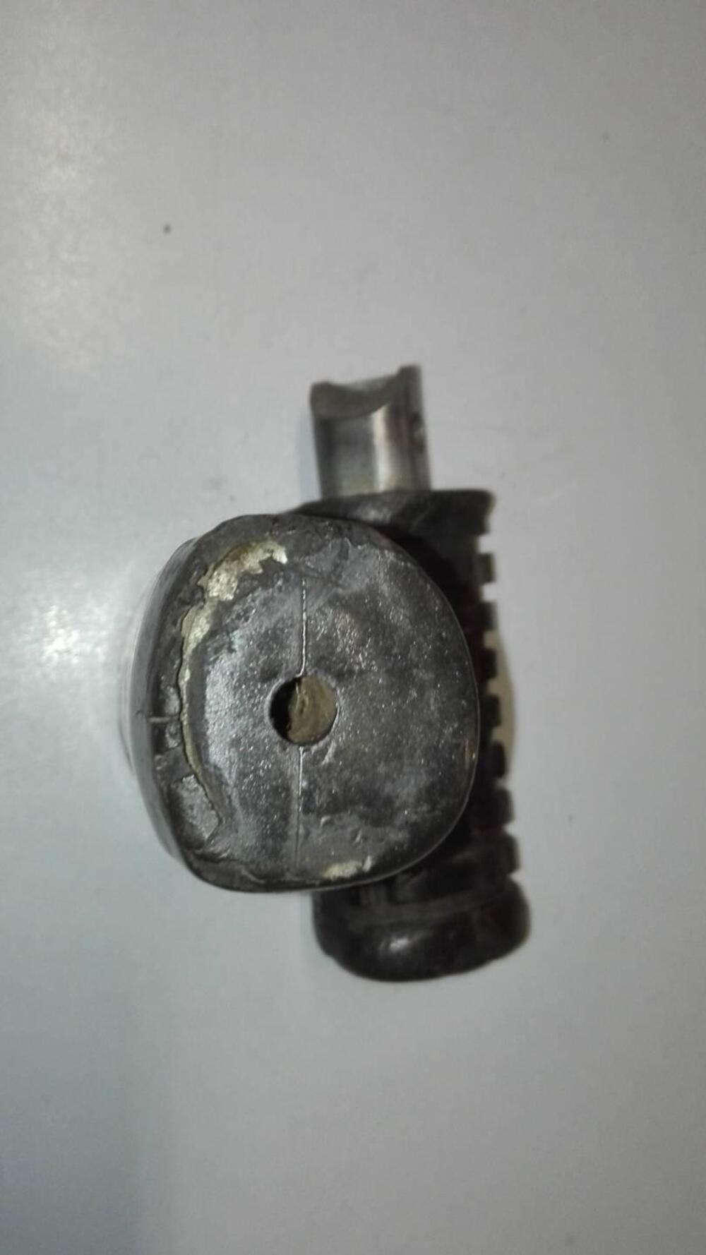 PEDANE PILOTA KAWASAKI 500 H1 MACH3 (7)