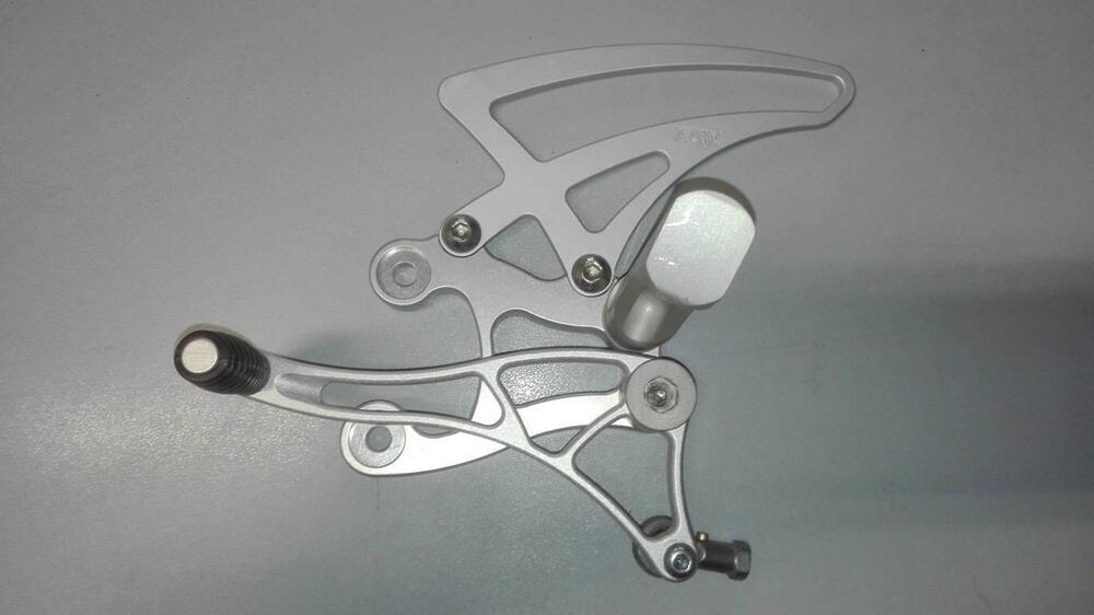 Pedane Sport per SUZUKI GSX-R 600-750 dal 04 al 05 Euro Racing (5)