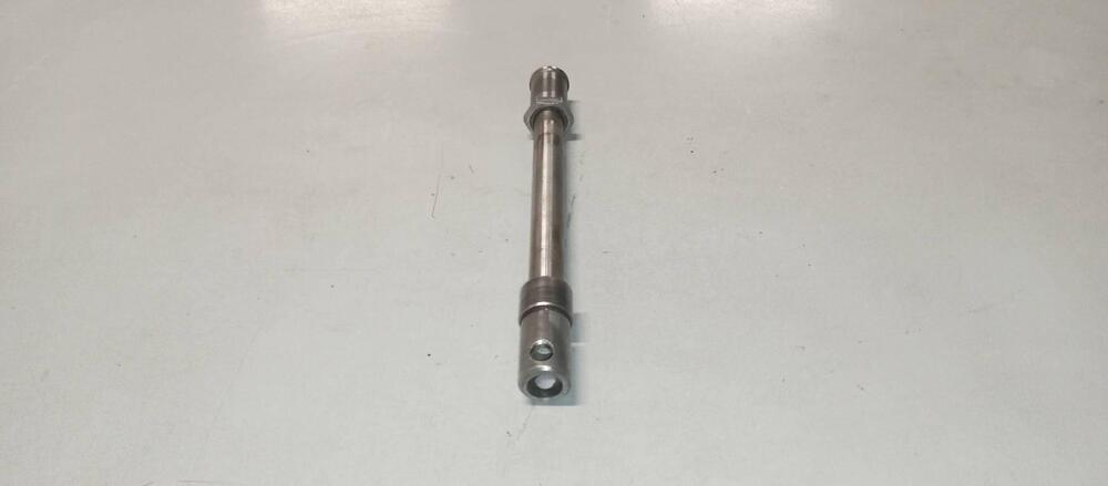 PERNO RUOTA HONDA CB 500 FOUR (2)