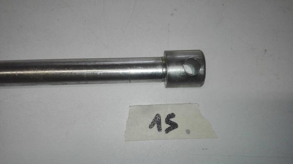 Perno ruota posteriore TGM 125 1977 (2)