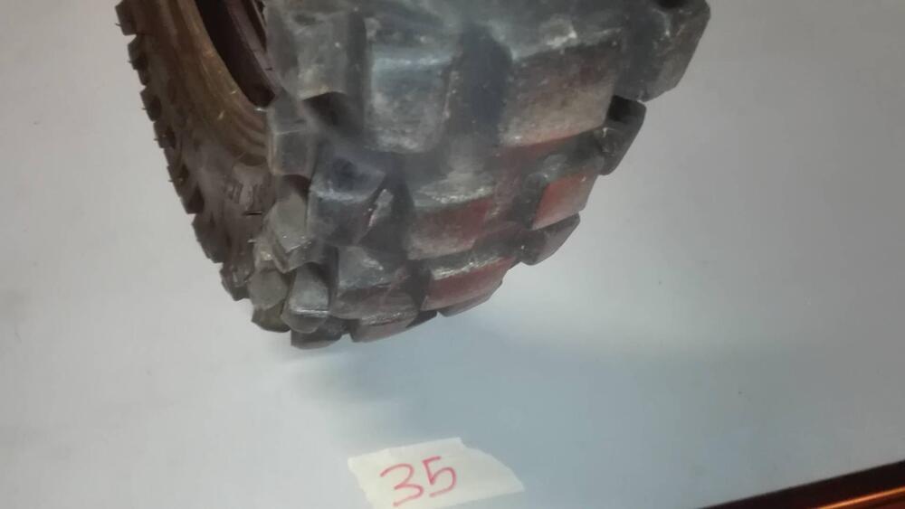 PNEUMATICO PIRELLI MT19 4.00-18 (6)