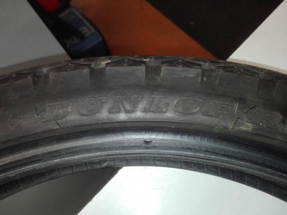 Pneumatico Dunlop anteriore 19 pollici (3)