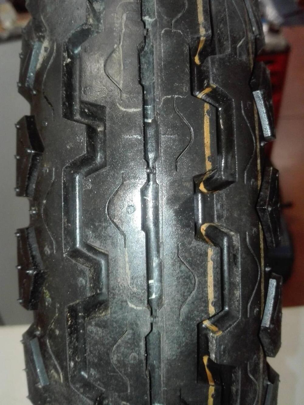 Pneumatico Dunlop anteriore 19 pollici (6)