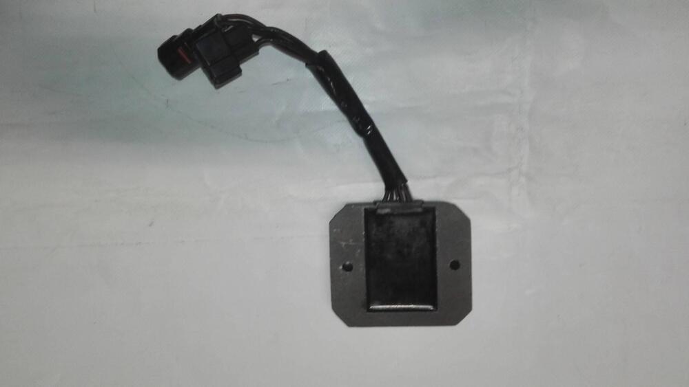 Regolatore di tensione Suzuki Bandit 650 (2)
