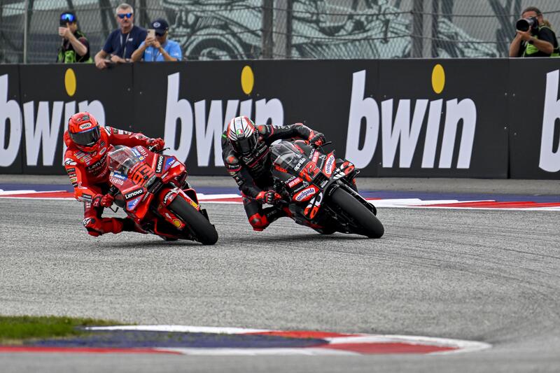 Marc Marquez e Marco Bezzecchi in bagarre