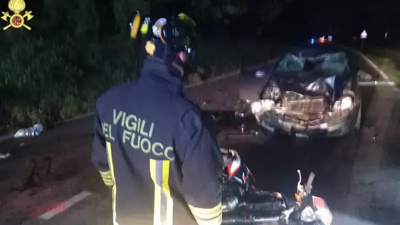 Incidente Vicenza, auto invade la corsia opposta e travolge 3 motociclisti 16enni: due vittime