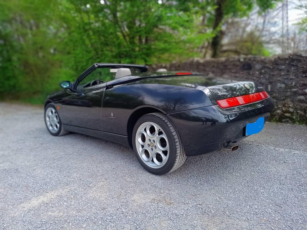 Alfa Romeo spider  d'epoca a Bergamo (3)