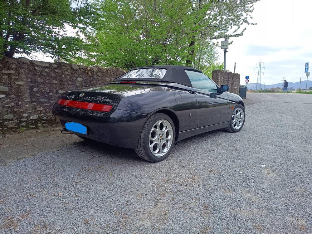 Alfa Romeo spider  d'epoca a Bergamo (7)