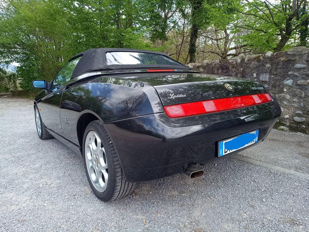 Alfa Romeo spider  d'epoca a Bergamo (8)