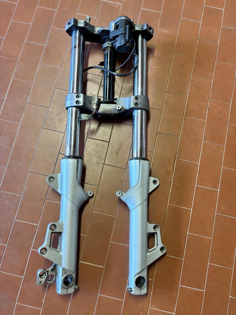 Ricambi Moto Guzzi Norge 1200 2v (2)