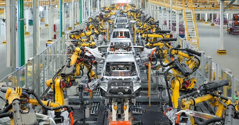 Cina, per la prima volta l&rsquo;industria dell&rsquo;auto elettrica investe pi&ugrave; all&rsquo;estero che in patria 