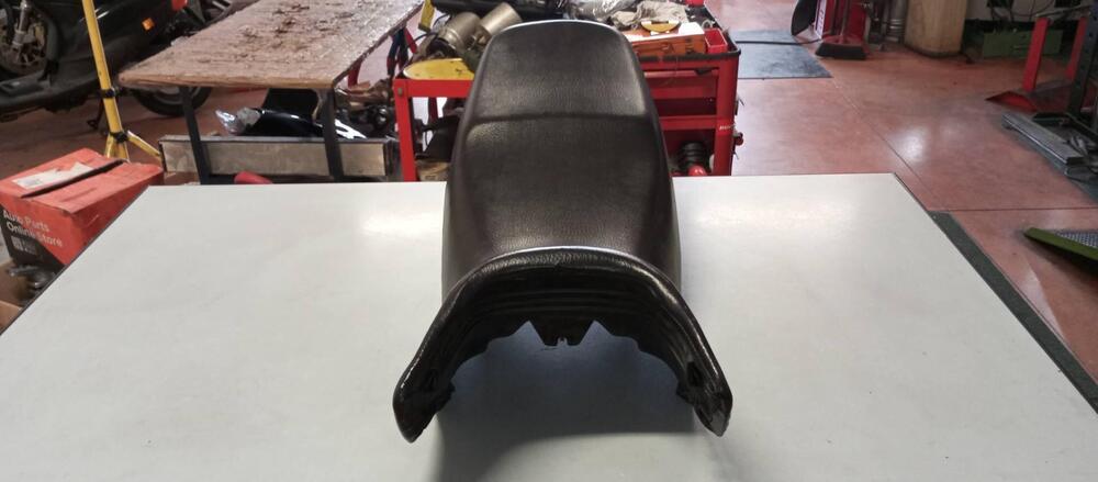 SELLA HONDA 500 CX TURBO (2)