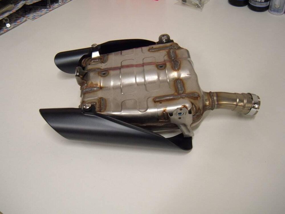 Silenziatori originali Suzuki GSR 600