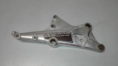 SUPPORTO PEDANA DESTRA HONDA CBX 1000