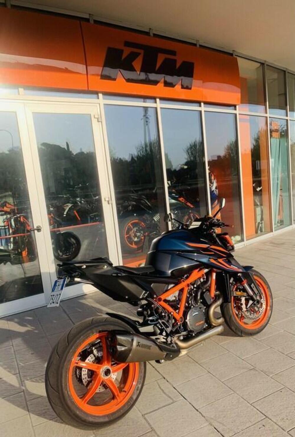KTM 1290 Super Duke R (2022 - 23) (4)