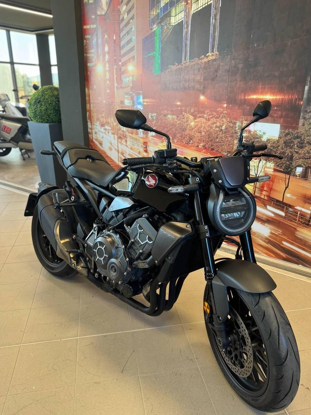 Honda CB 1000 R Black Edition (2021 - 25) (2)