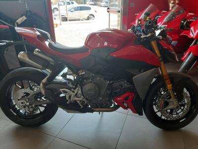 Ducati Streetfighter V2 S (2025) nuova
