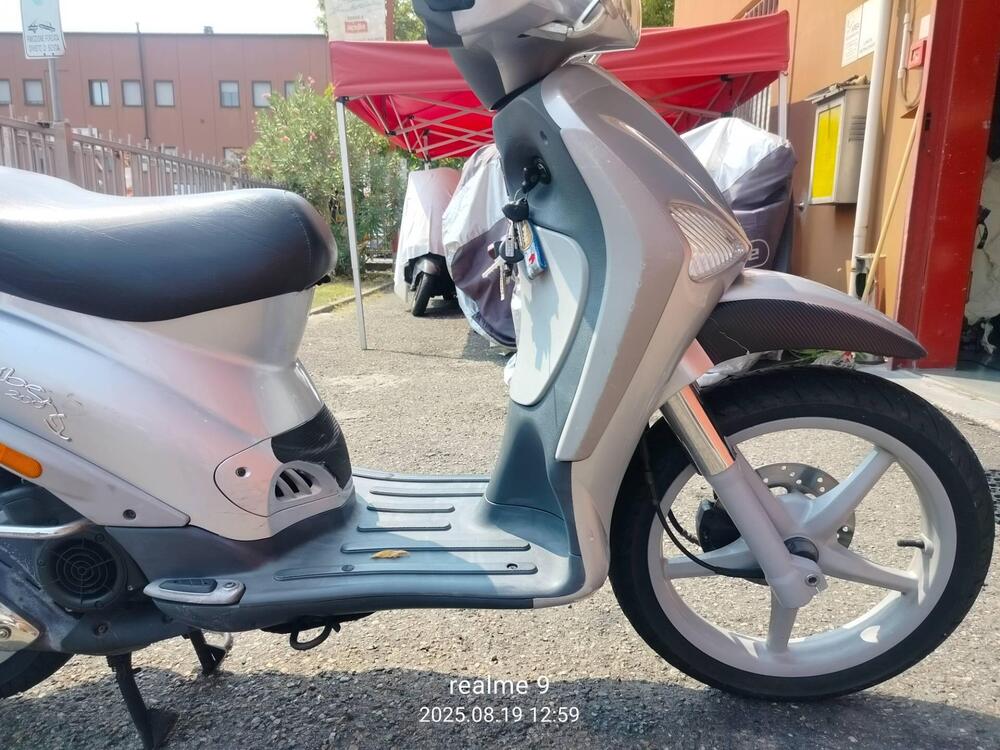 Piaggio Liberty 200 4T  (12)