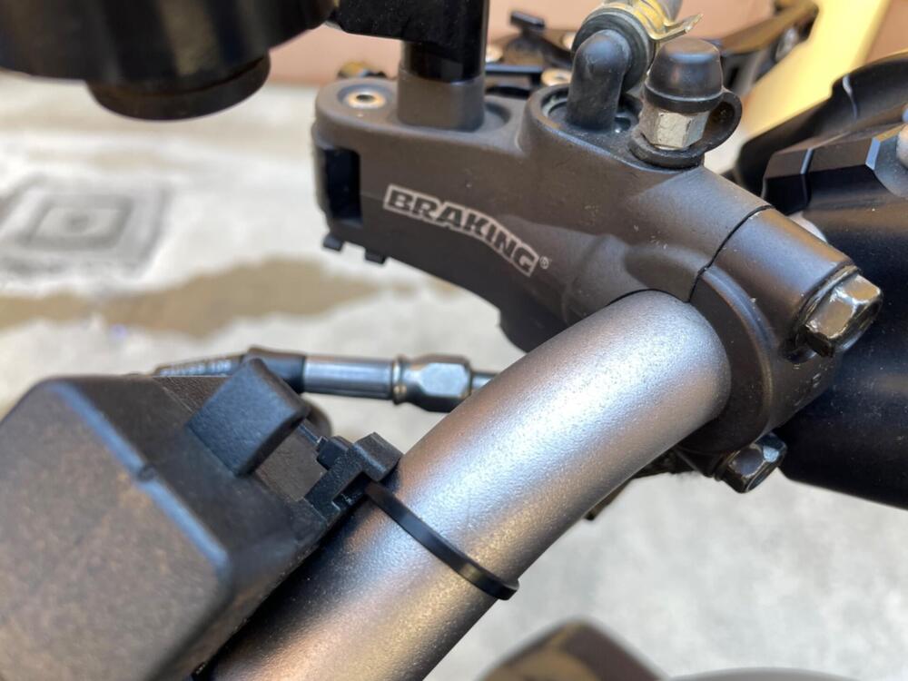 Buell Lightning CityX XB9 SX Total Black (2009 - 11) (5)