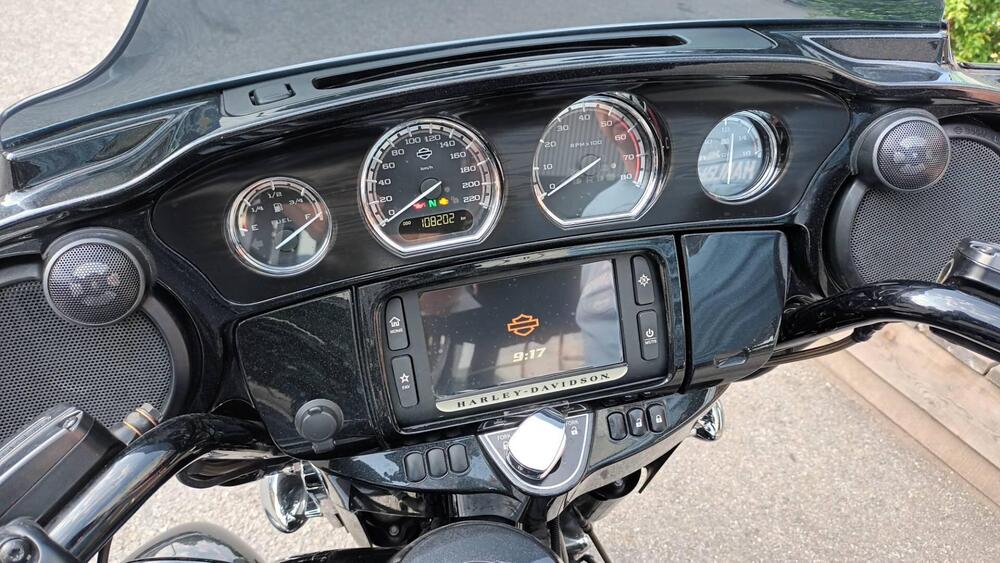 Harley-Davidson 114 Street Glide (2017) (7)