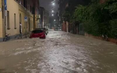 Maltempo in Italia: due auto travolte da un torrente a Enna, un disperso. Rovesci e crollo termico al Nord, ecco le regioni in allerta 