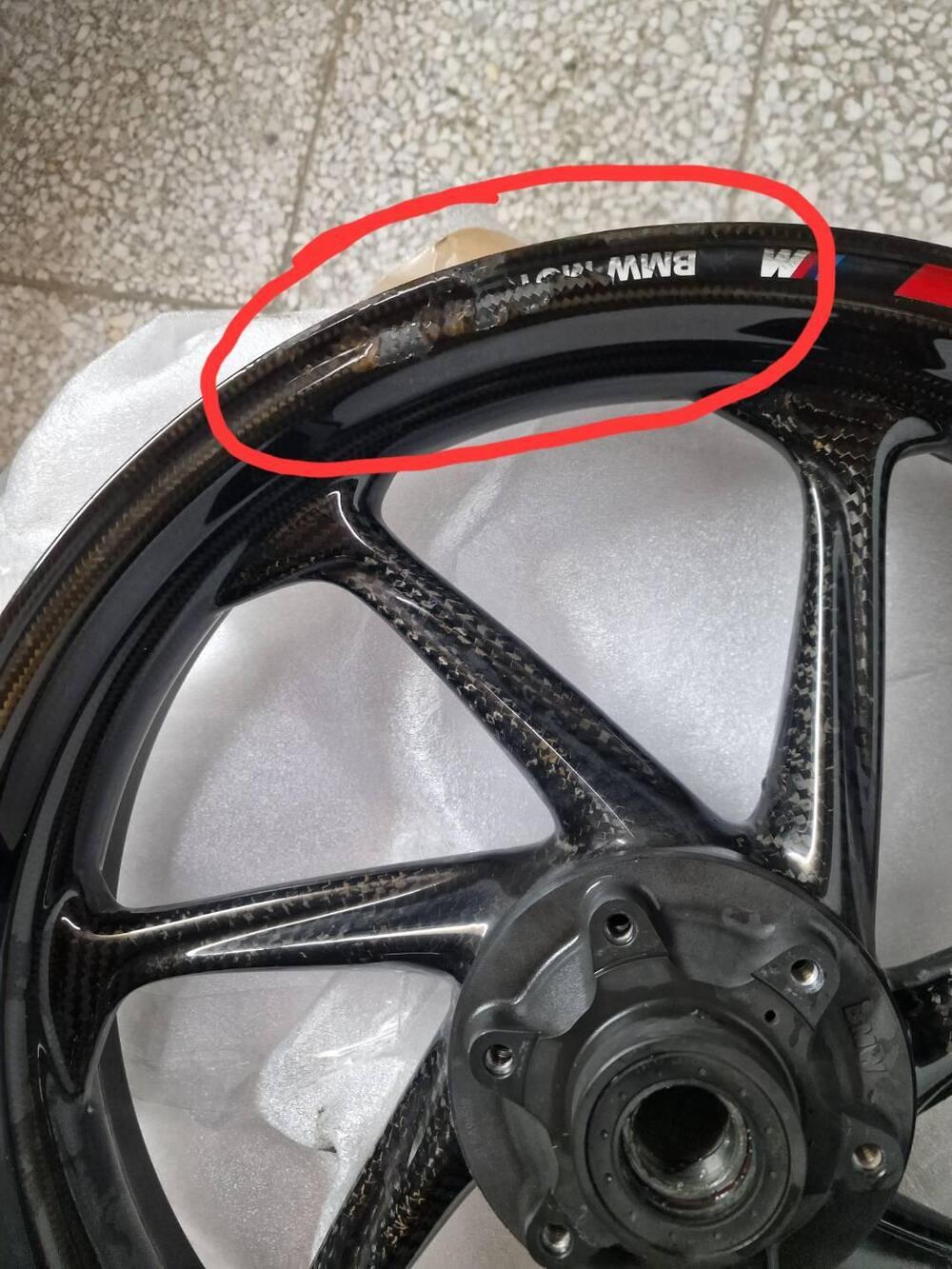 Cerchio Ant in carbonio Bmw M 1000 R