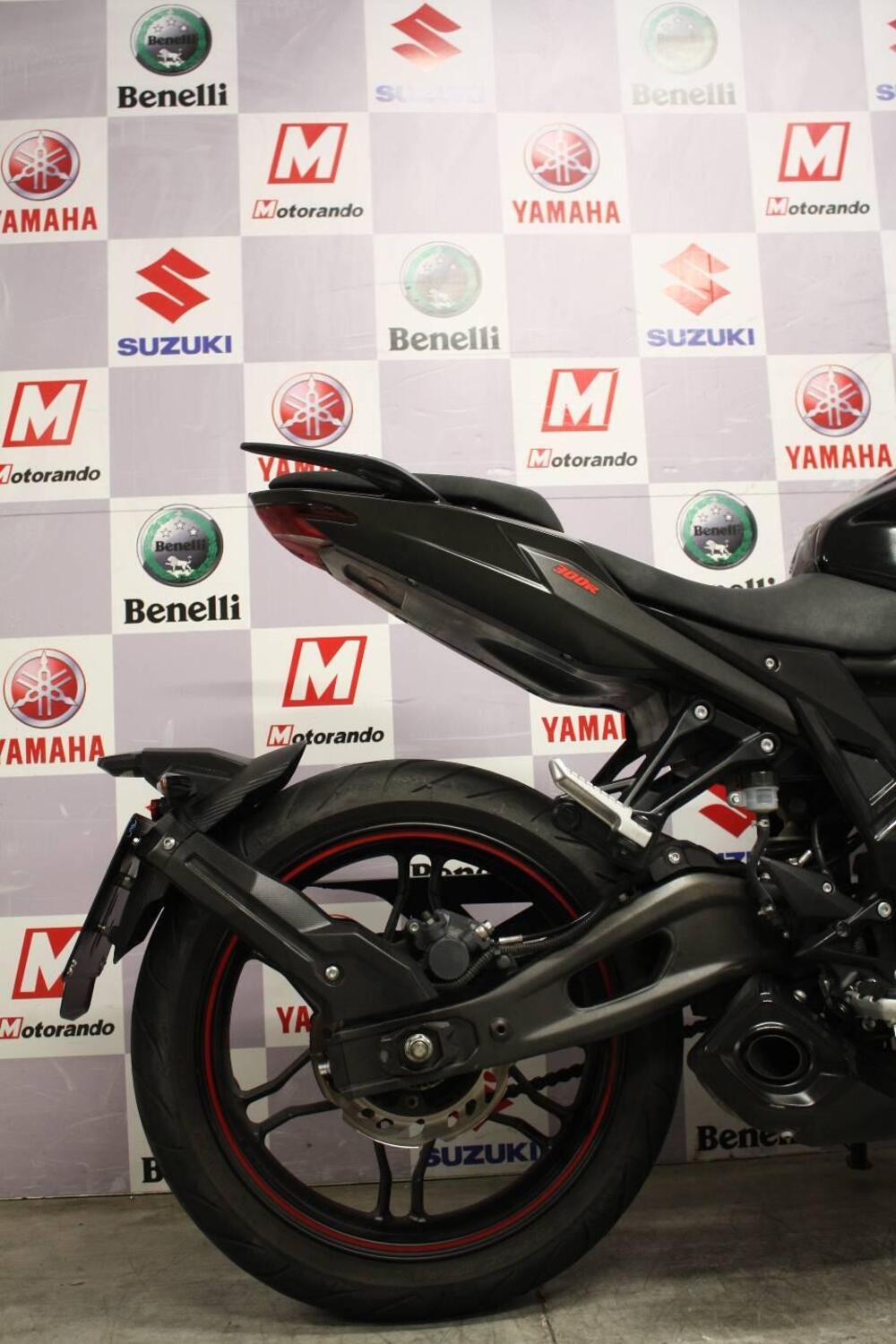 Voge Brivido 300R (2021 - 24) (4)