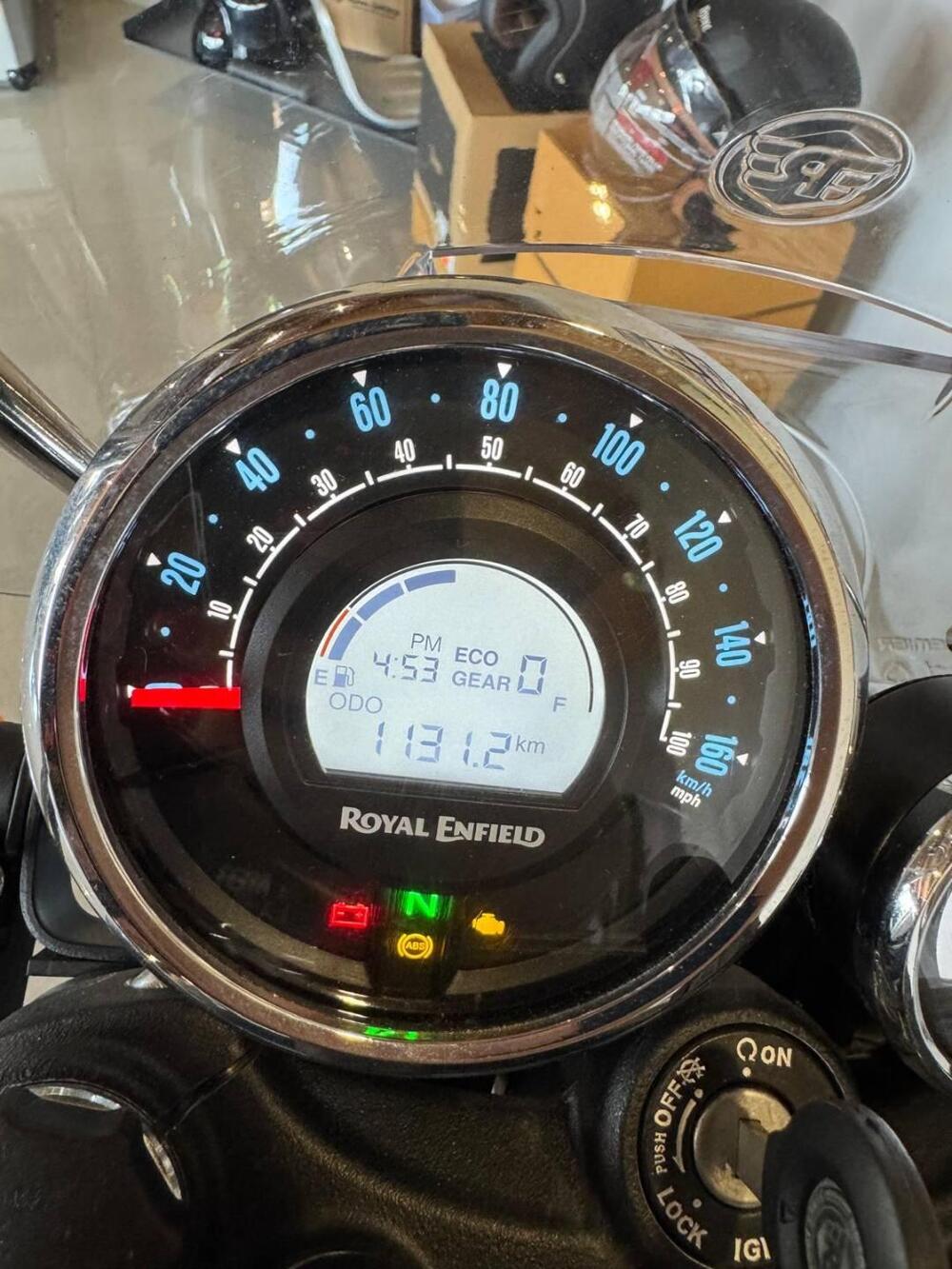 Royal Enfield Meteor 350 Aurora (2024 - 26) (2)