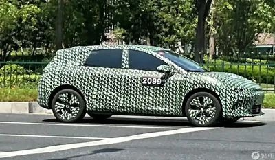 Leapmotor B05: la nuova hatchback elettrica sar&agrave; svelata a Monaco, i prezzi? Coster&agrave; meno di quanto si pensa [Foto Spia]