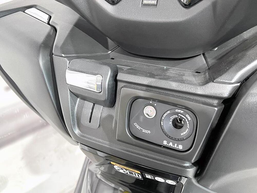 Suzuki Burgman 400 (2022 - 24) (5)