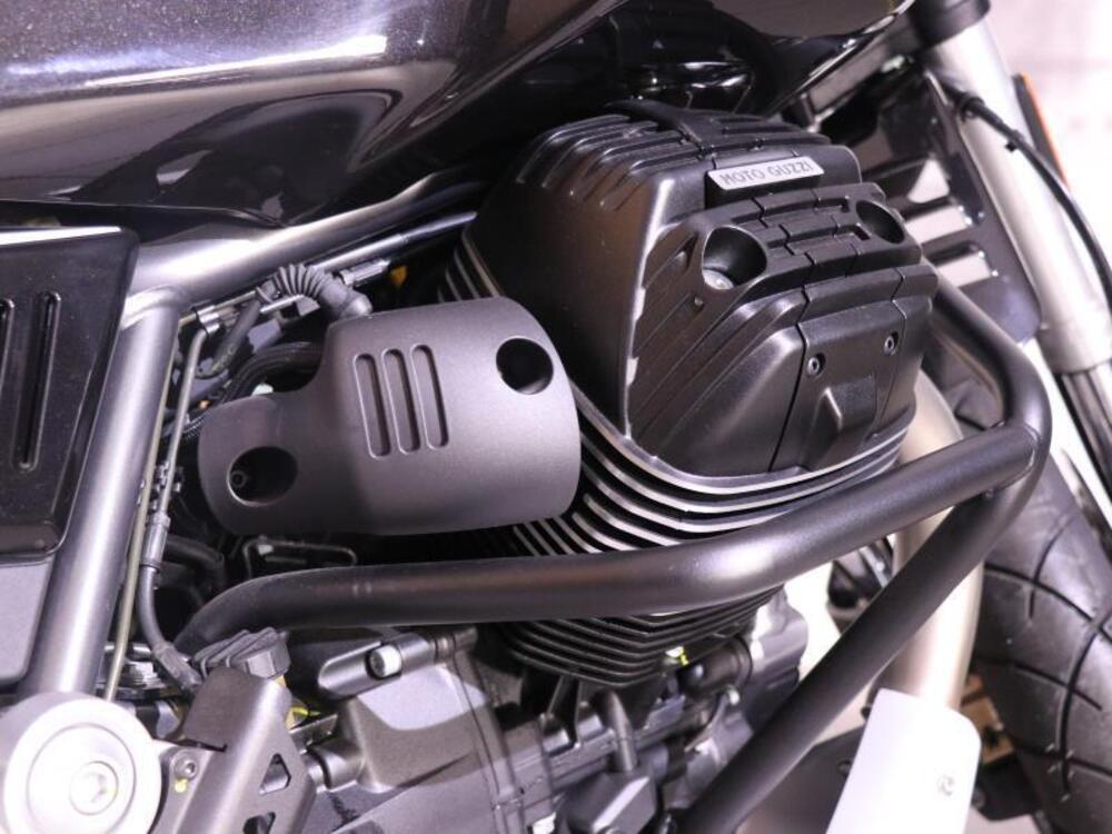 Moto Guzzi V85 TT Guardia d'Onore (2022 - 23) (9)