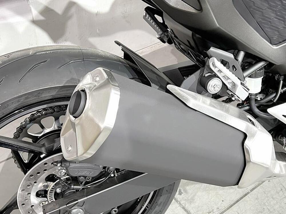 Kawasaki Z7 Hybrid (2024 - 25) (4)