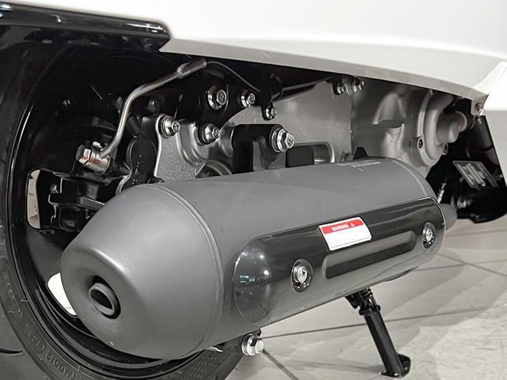 Keeway Motor Sixties 300i (2023 - 25) (3)