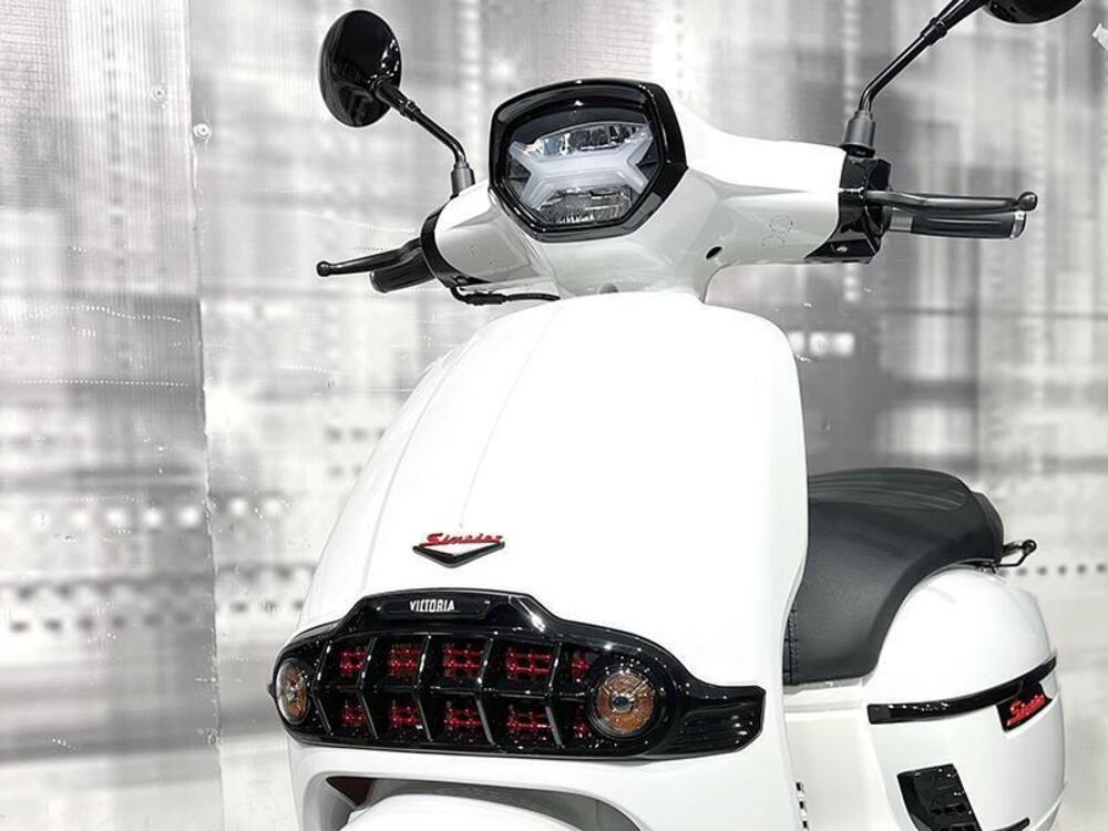 Keeway Motor Sixties 300i (2023 - 25) (9)