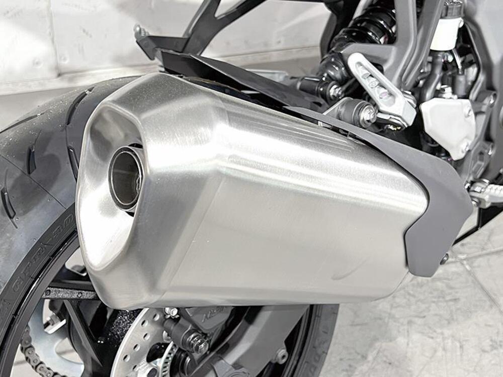 Kawasaki Ninja ZX-4R (2024 - 26) (3)