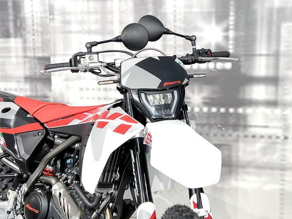 Fantic Motor XEF 125 Competition (2025 - 26) (9)