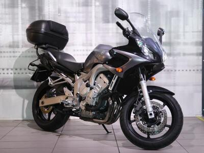 Yamaha FZ6 Fazer (2004 - 07) usata