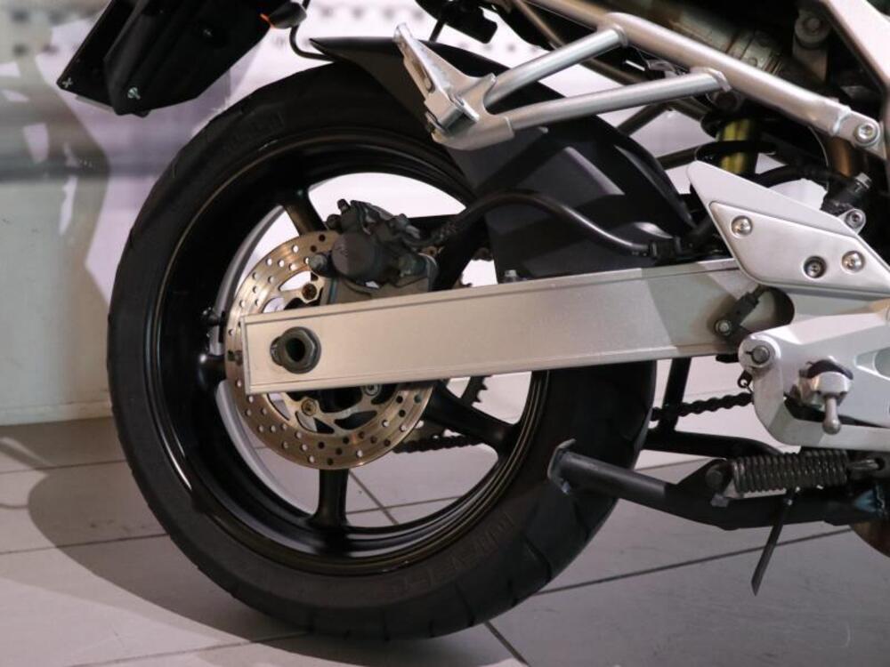 Yamaha FZ6 Fazer (2004 - 07) (4)