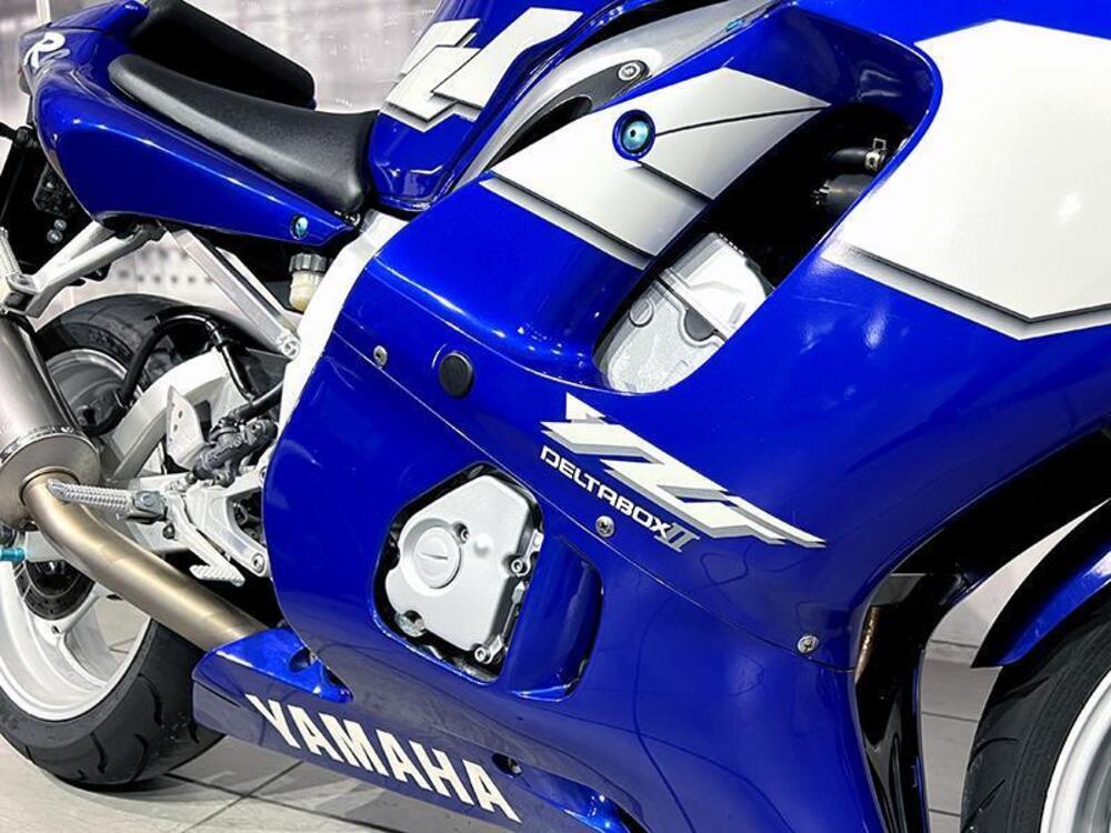 Yamaha YZF R6 (1999 - 00) (5)