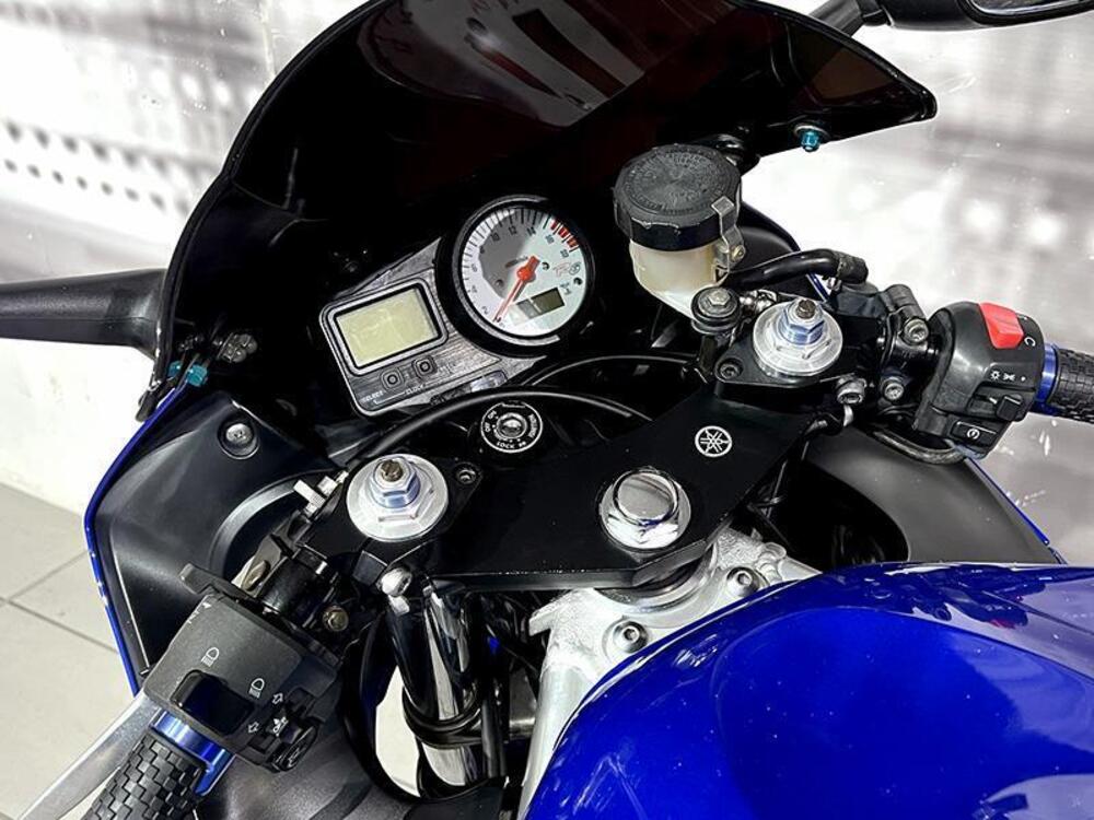 Yamaha YZF R6 (1999 - 00) (6)