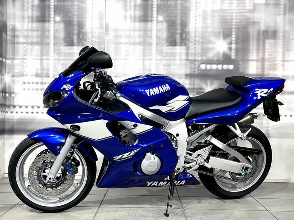 Yamaha YZF R6 (1999 - 00) (7)