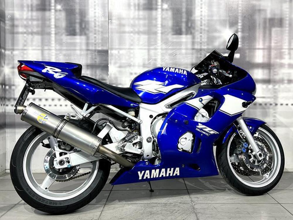Yamaha YZF R6 (1999 - 00) (8)