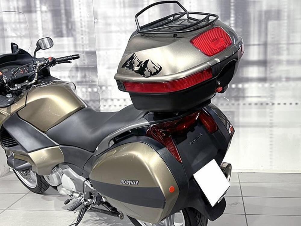 Honda Deauville 700  (4)