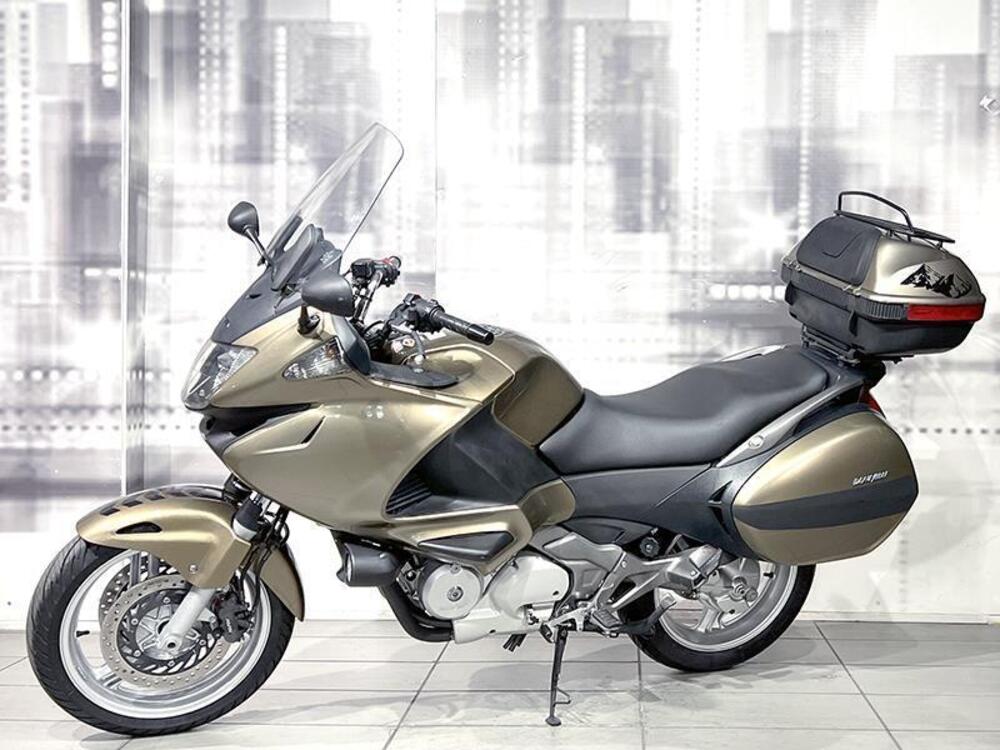 Honda Deauville 700  (7)